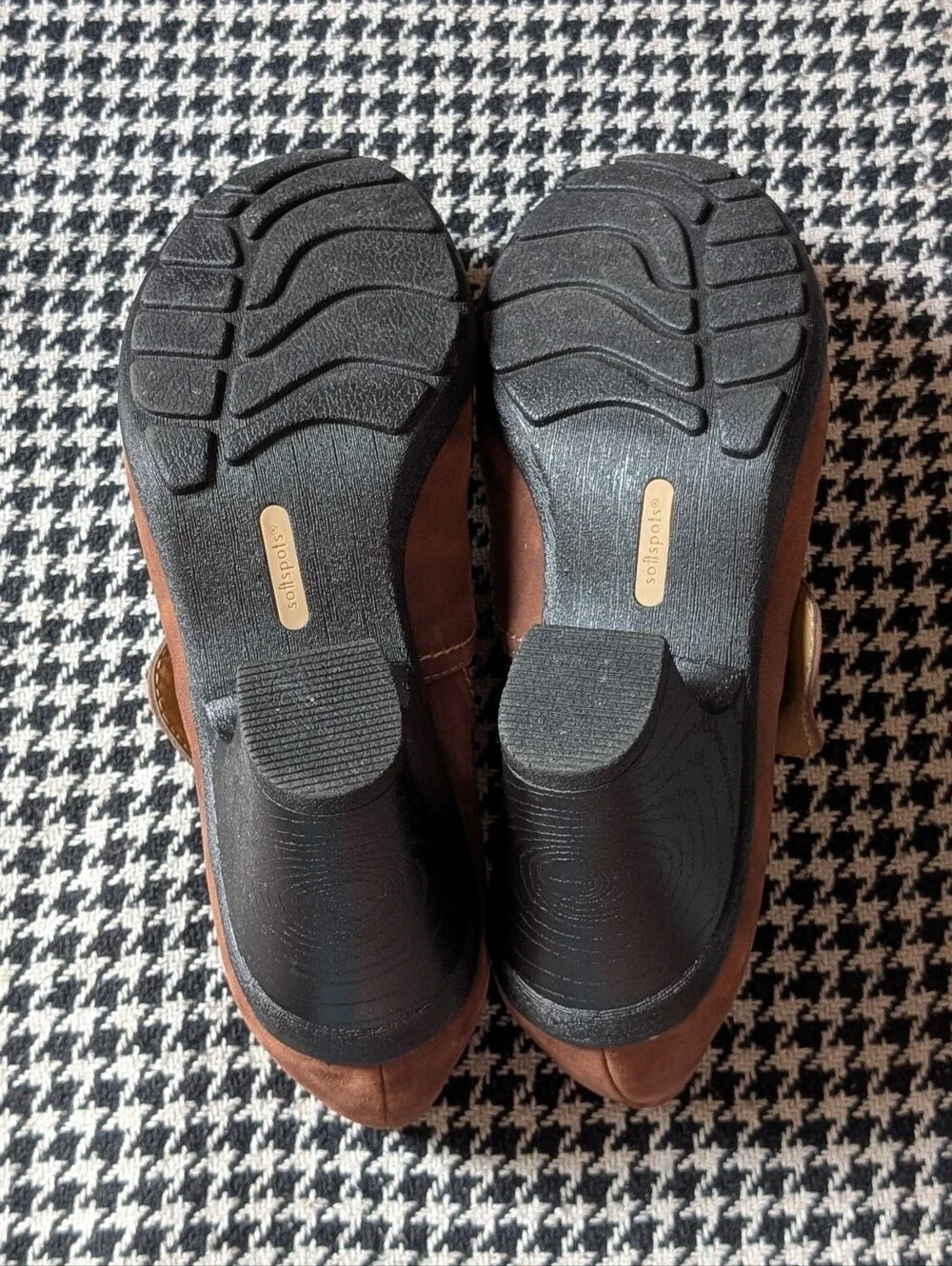 brown leather comfy sole vintage style Mary Jane shoes with chunky block heels
